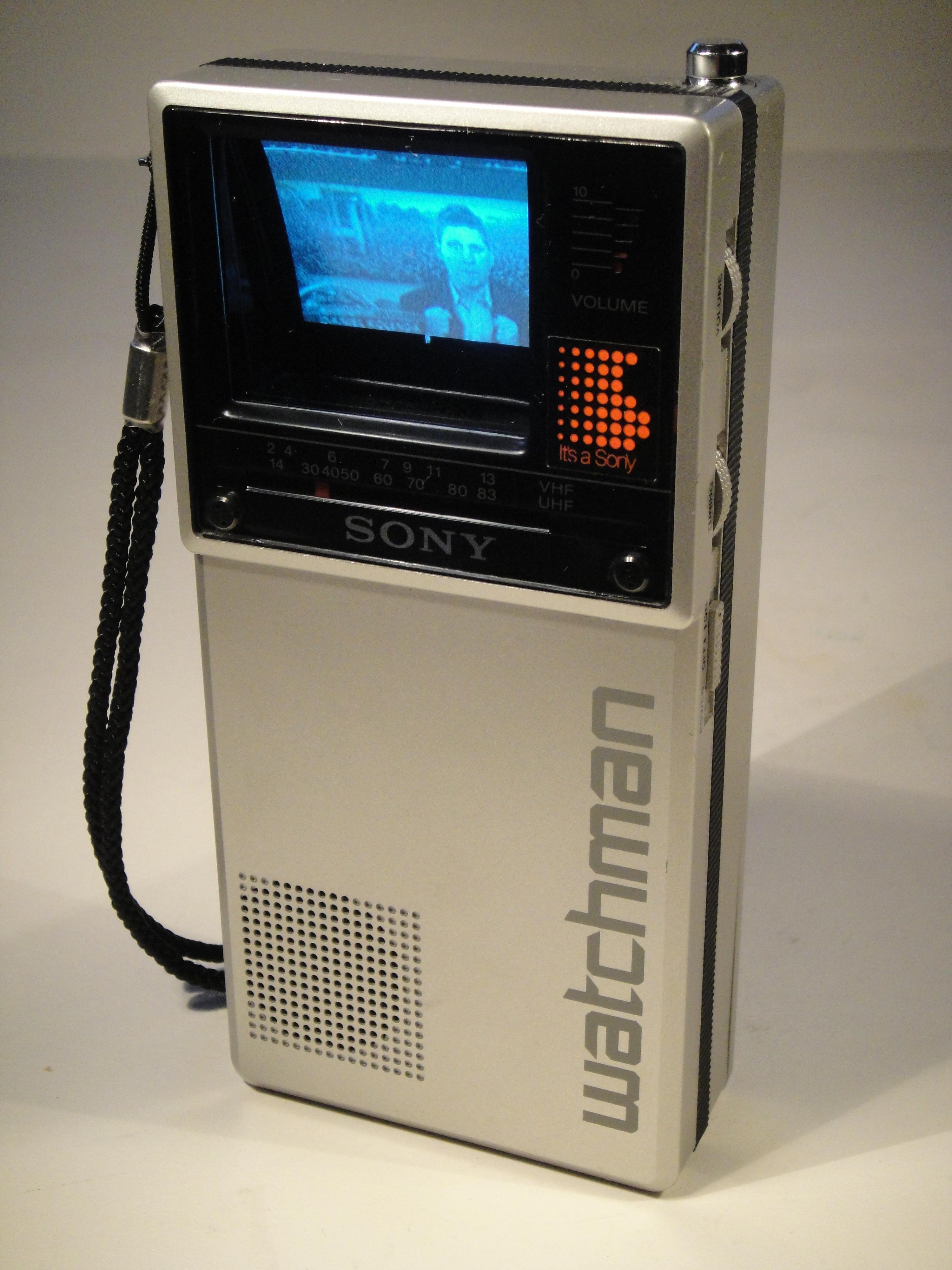 1980年代のソニーウォッチマンポータブルテレビ : r/nostalgia