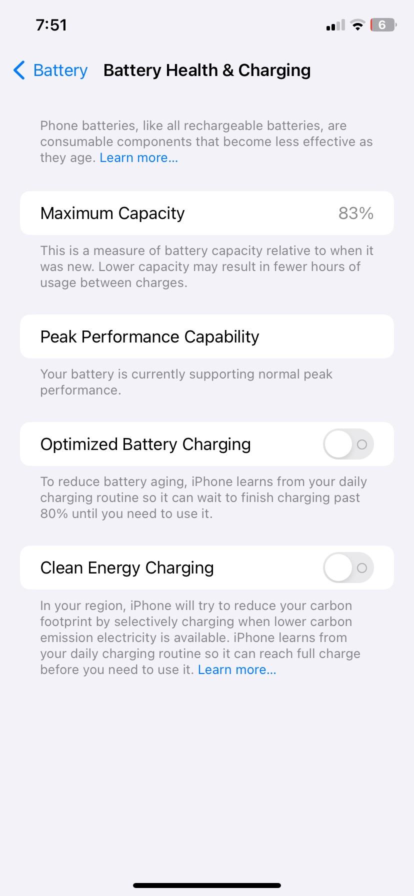 iPhone XRの黒、128GBを買ったんだ。2022年に中古で買って、バッテリー