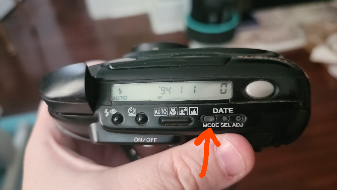 日付印字モードがオフにならない - Minolta Explorer Freedom Zoom : r