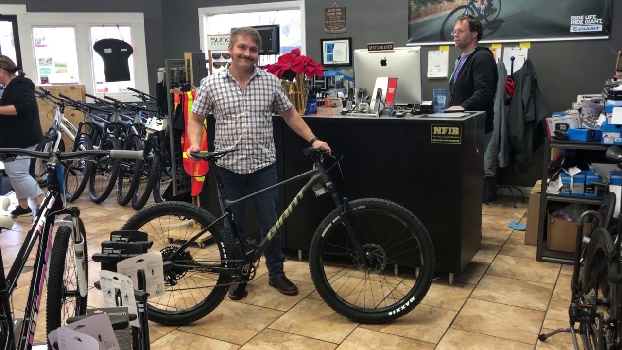 The 2020 Giant Fathom 1 27.5 @Middletowncycling 502-384-0770 - YouTube