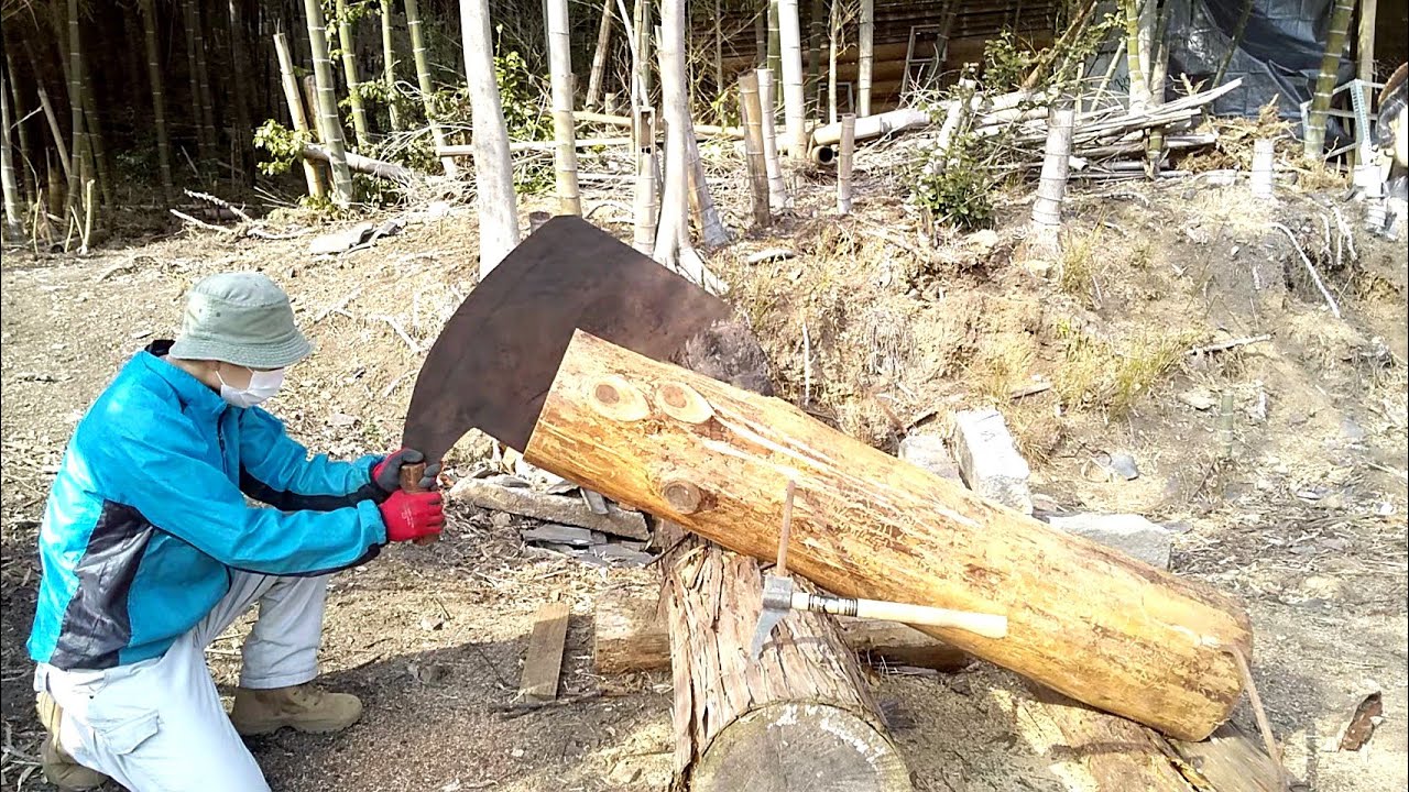 大鋸（オガ） 木挽き鋸を使って丸太の縦引きのやり方の説明 ① - YouTube