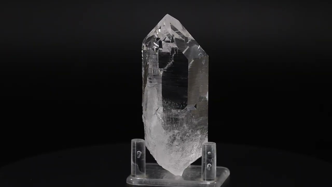 マニハール産ヒマラヤ水晶ポイント844 - YouTube