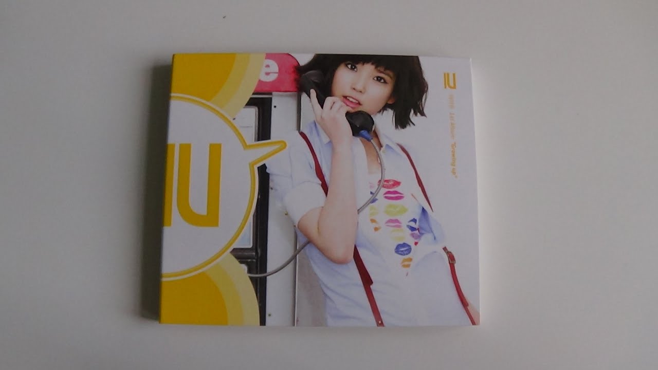 Unboxing IU 아이유 1st Studio Album Growing Up - YouTube