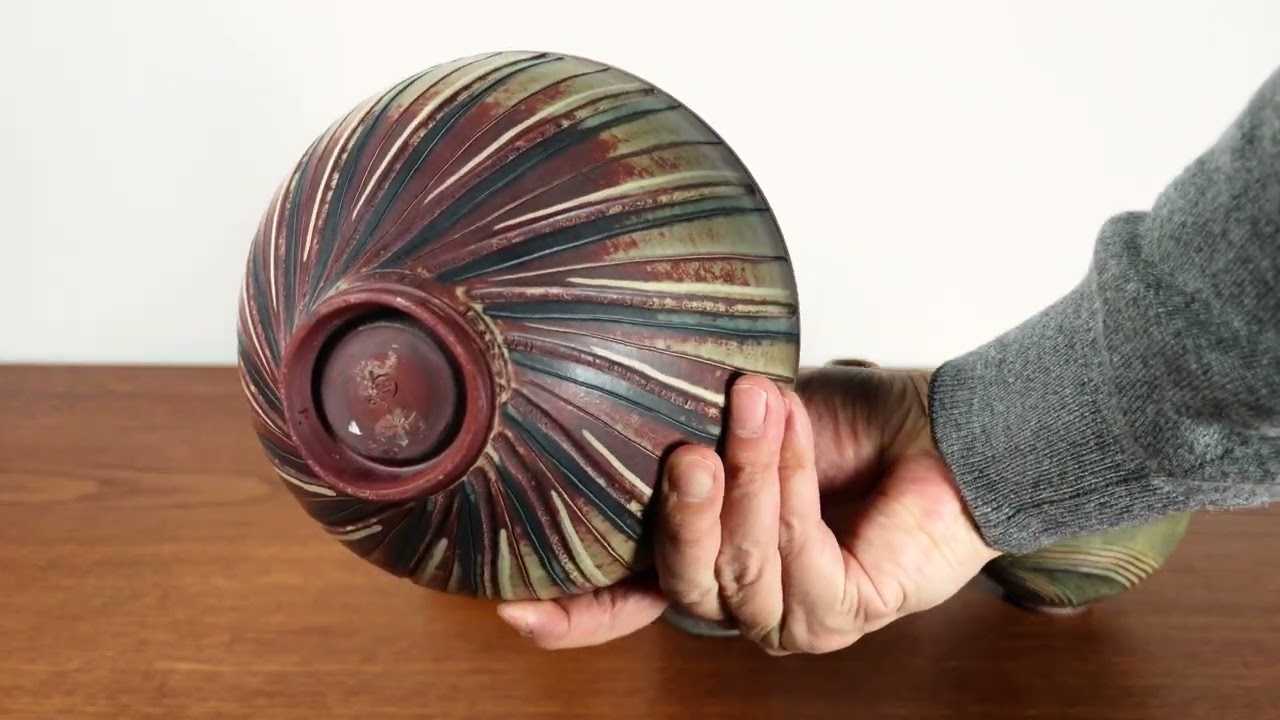 Wilhelm Kage（ウィルヘルム・コーゲ）花器・鉢作品たち - YouTube