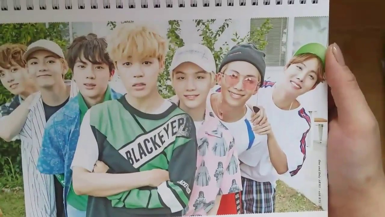 UNBOXING] BTS SEASON'S GREETINGS 2018 - YouTube