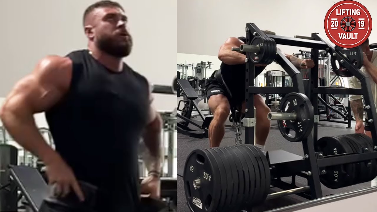 Cbum Hits A 900 lbs Belt Squat - YouTube