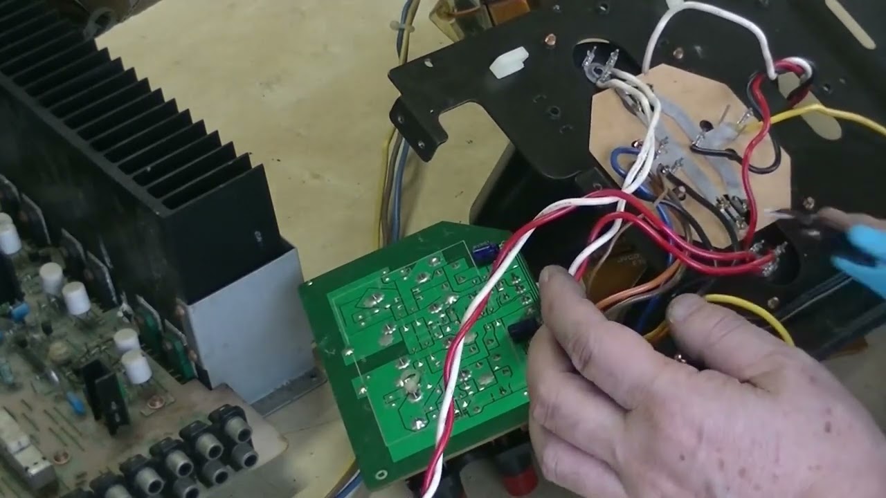 Victor vintage amplifier AX 990 disassembly and maintenance 4