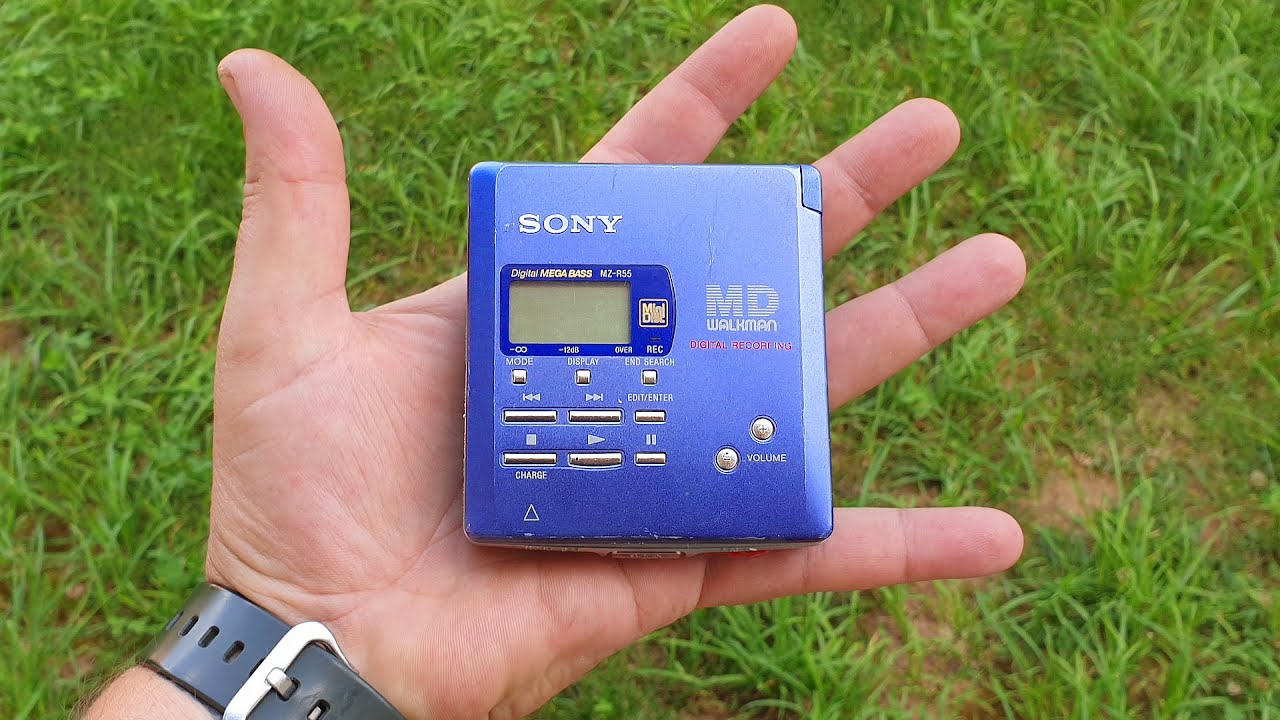 Sony MD Walkman MZ-R55 from 1999 made in japan - YouTube