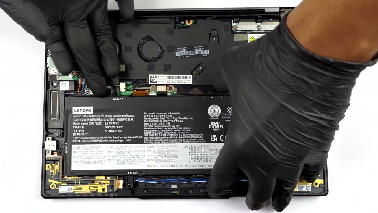 Inside Lenovo ThinkPad Z13 Gen 1 - disassembly and upgrade options