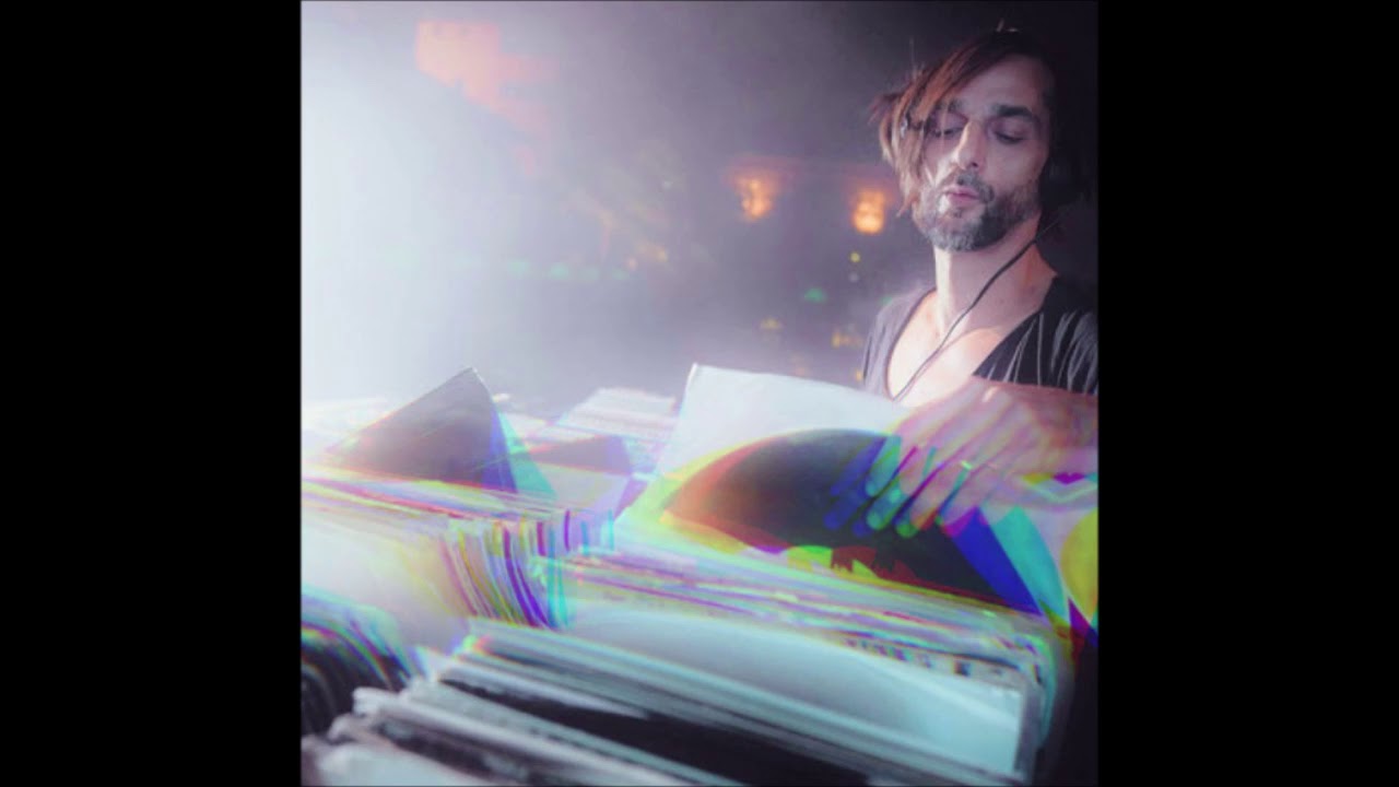 Ricardo Villalobos - In The Mix: Taka Taka - YouTube