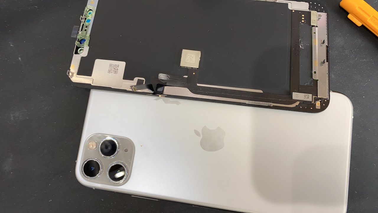 iPhone 11 Pro Max ガラス画面割れ交換修理 - YouTube