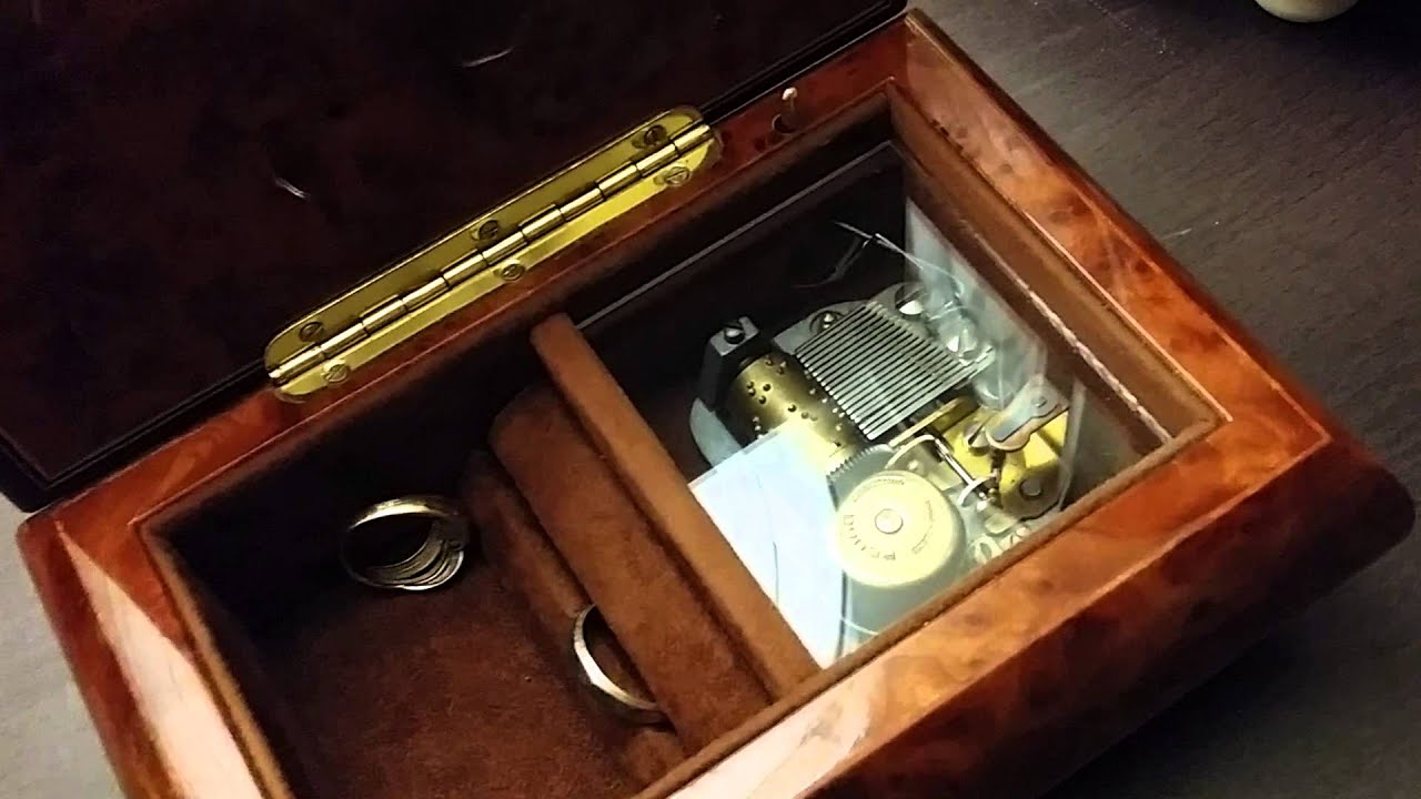 Titanic Rose's music jewelry box - YouTube