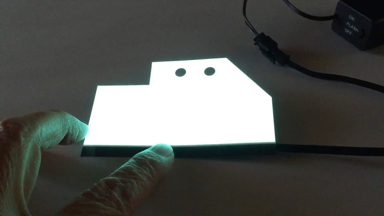 カットした形で光る無機ELシートとは。 - YouTube