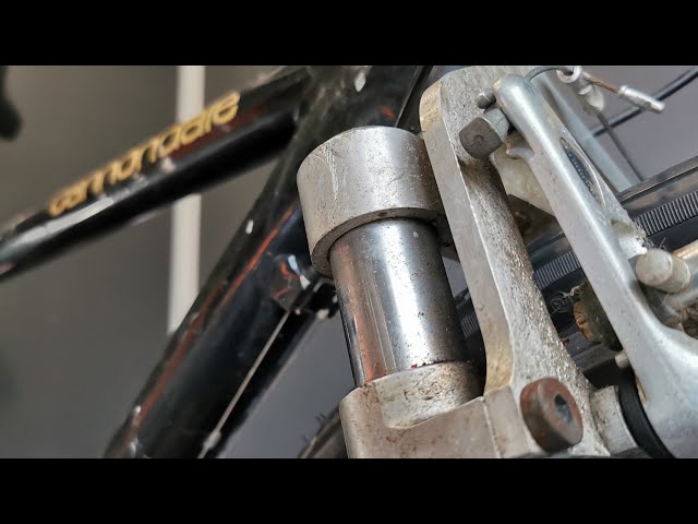 Wrecked Vintage Cannondale, Saved From Junk Yard. Restoration Part