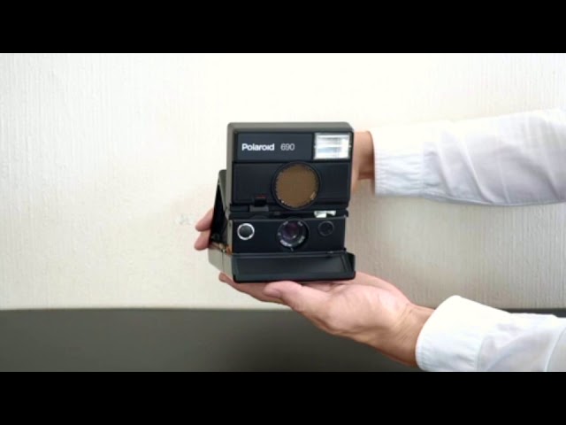 ポラロイド690 本体 - YouTube