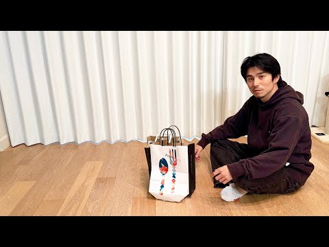 When they went to the outlet mall in 2026, a problem arose between