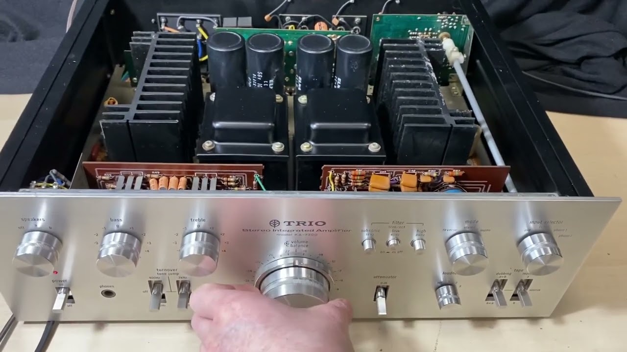 Trio KA-7300 test - YouTube