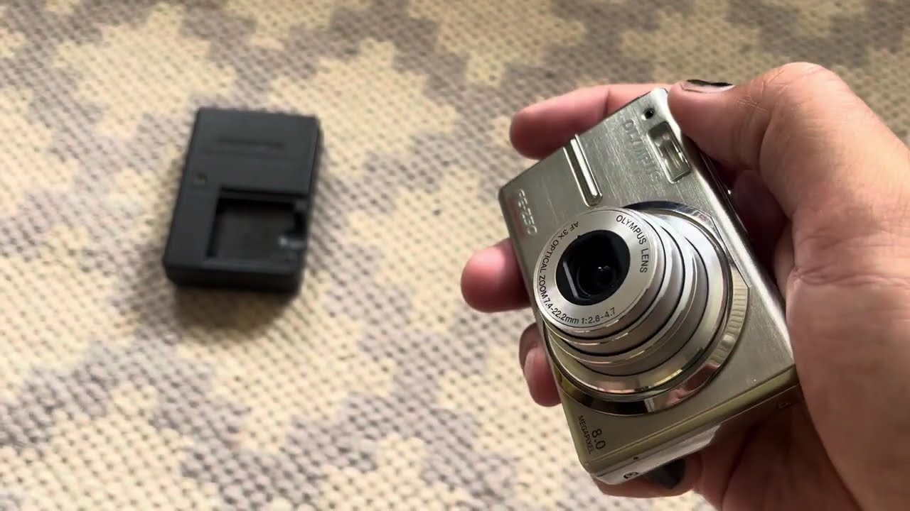 Olympus FE-250 old photo camera 8 MPx digital high sensitivity