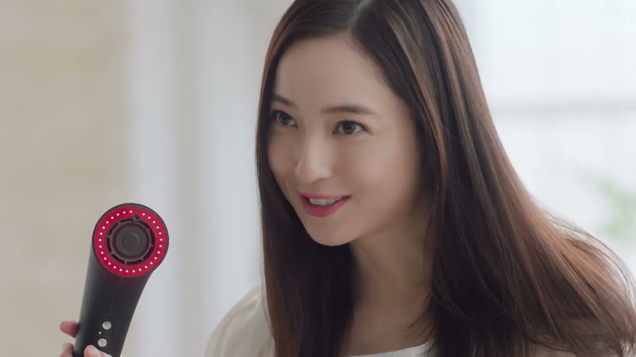 Brighte SHOWER DRYER | 乾くのに乾かない次世代ドライヤー