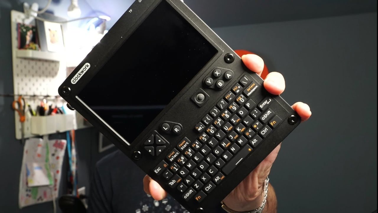 The Cyberdeck I Wish I Could Recommend | The uConsole by Clockwork