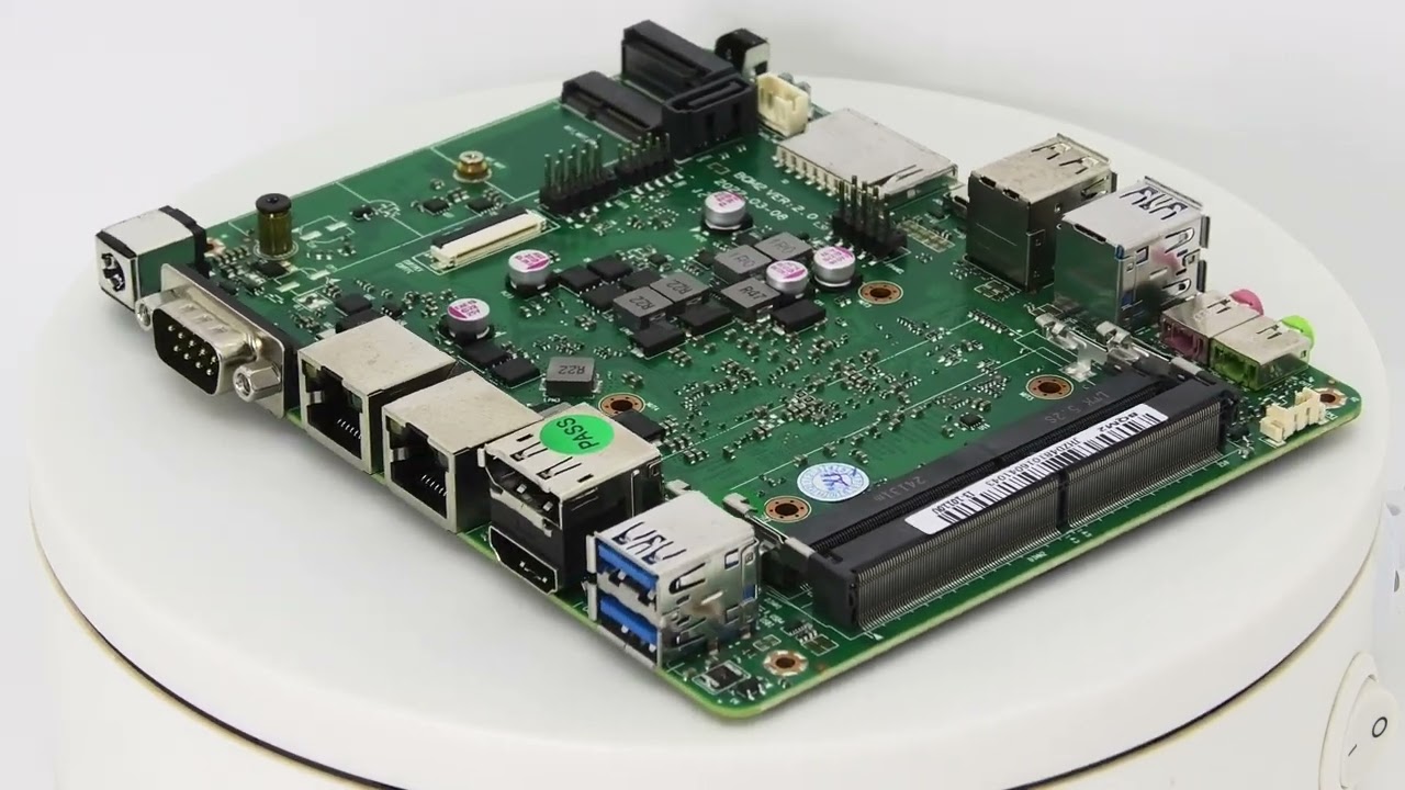 Skynew ファンレス ミニPC K8