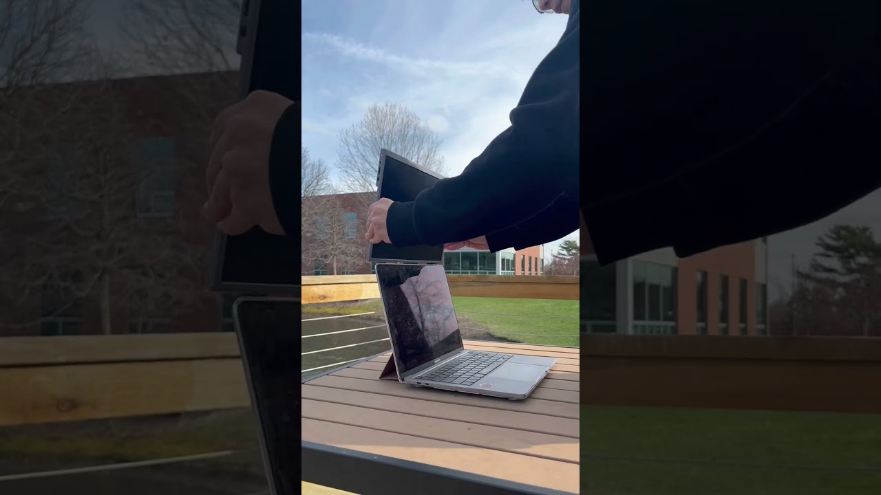 仕事も趣味も、同時進行。縦・横・上と変幻自在な複数モニターで、人生