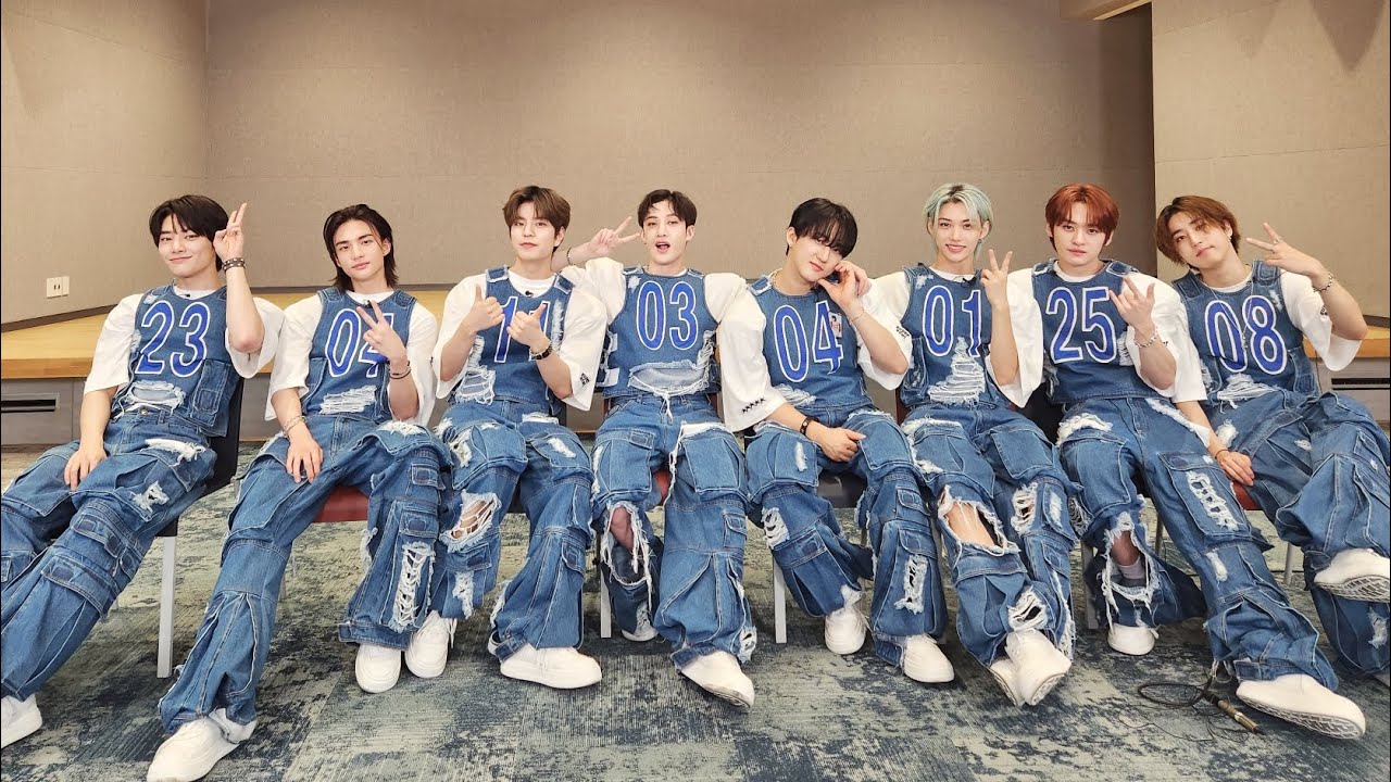 📸 Stray Kids - JAPAN 1st EP 『Social Path (feat. LiSA) / Super