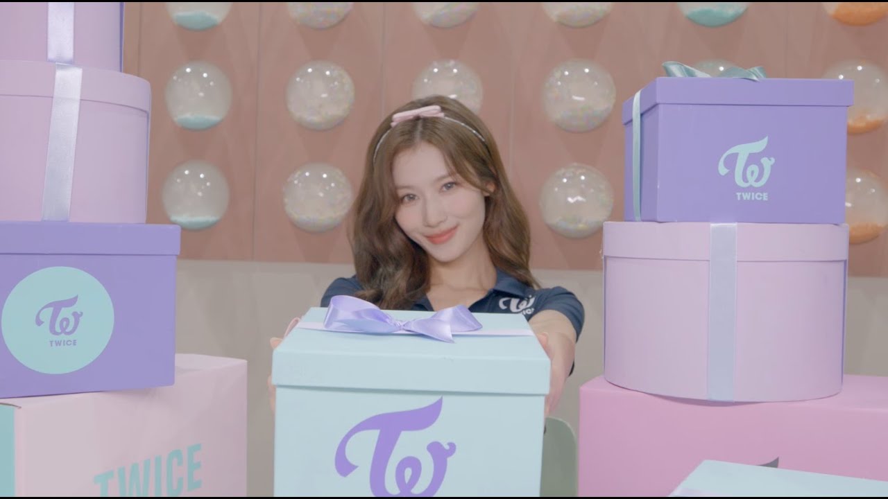 TWICE JAPAN SEASON'S GREETINGS 2025 “Birthday365” -SANA- - YouTube