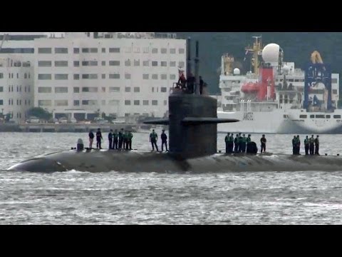 横須賀に寄港するロサンゼルス級原子力潜水艦(SSN-723) [HD] - YouTube