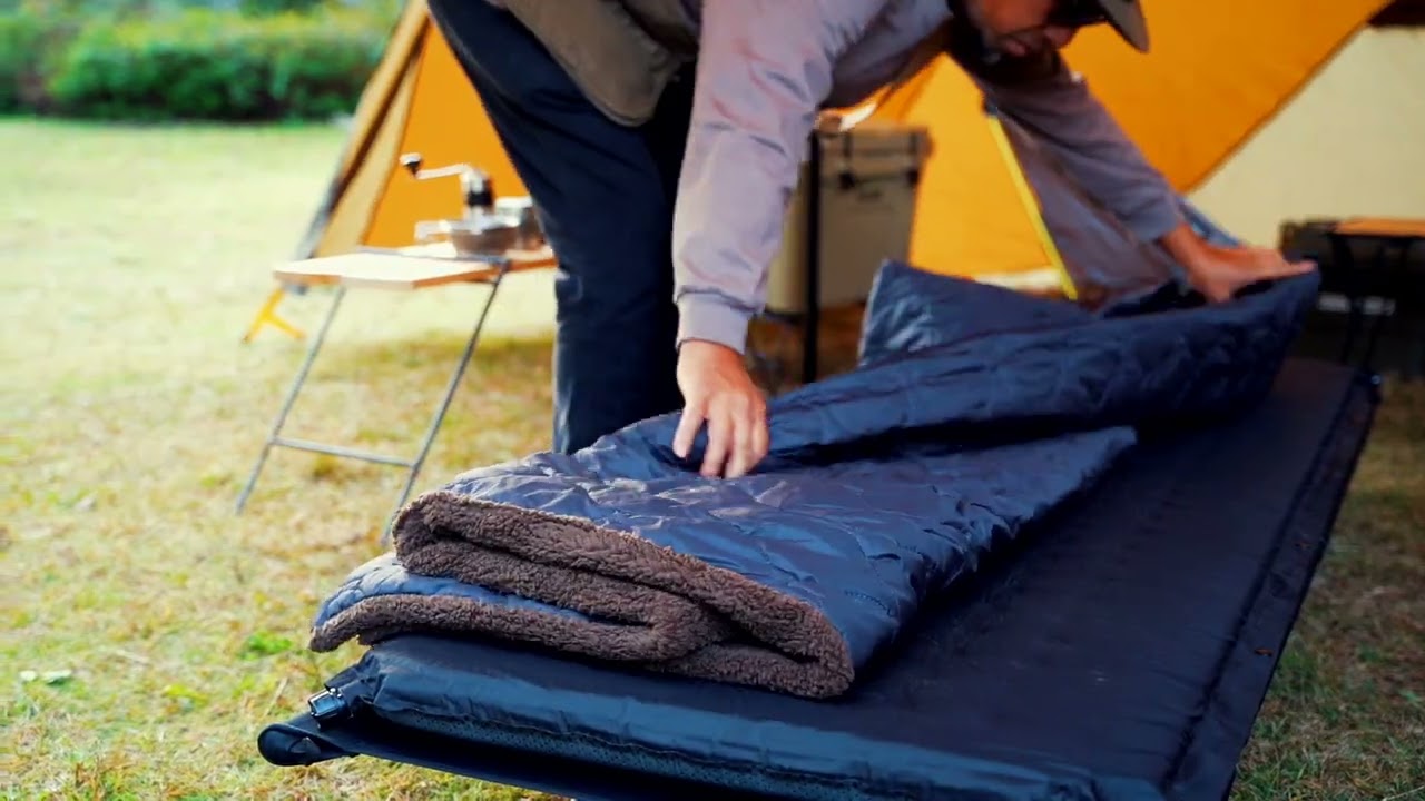 HOTEL CAMPS｜アウトドア ホットブランケット シェラフ(5層構造) - YouTube