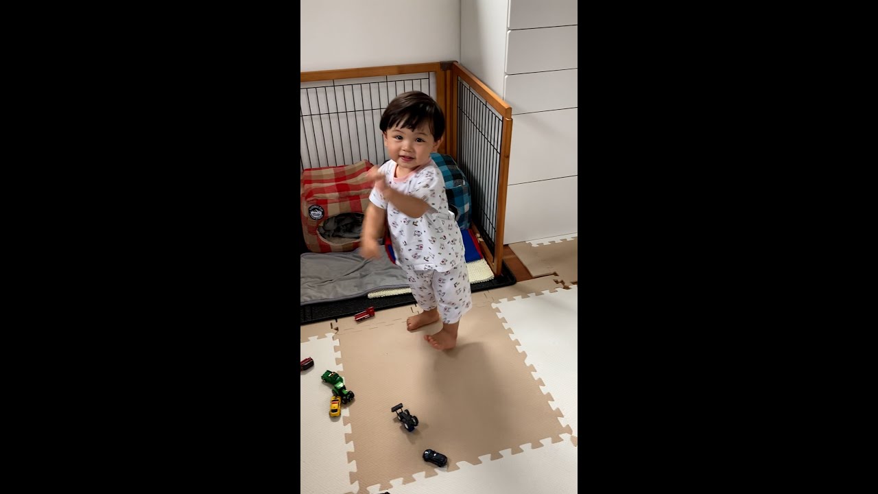 Baby having fun at home - YouTube