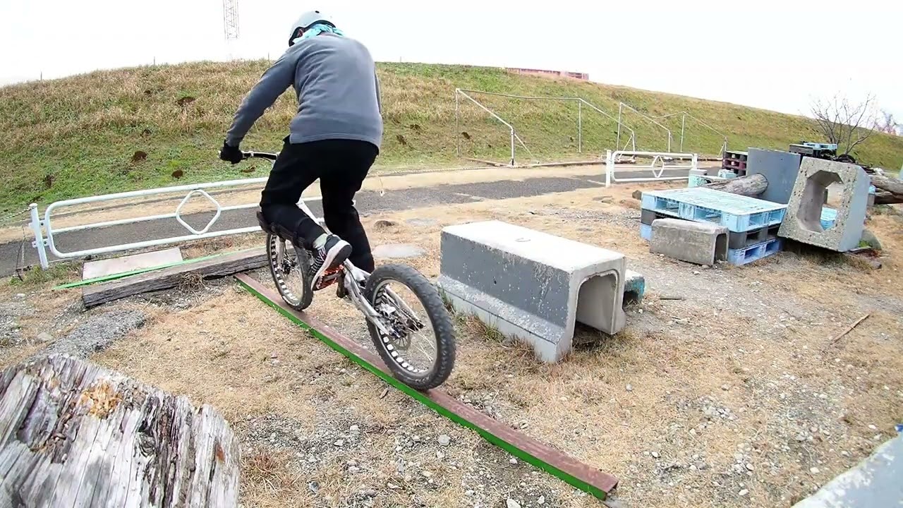 バランスの反省 中高年の自転車トライアル 64 yer old Bicycle Trial