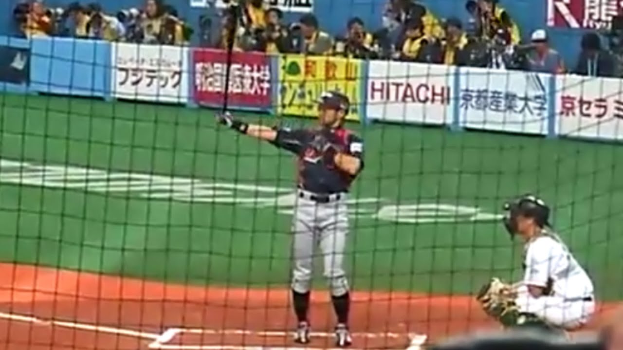 The Incredible Number of Flashes for Ichiro! Explosion of
