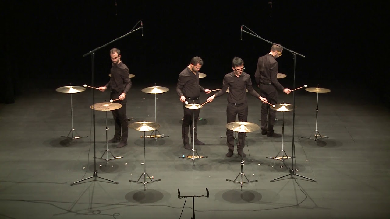 池田亮司（Ryoji Ikeda）『music for percussion』聴こえない形、見え