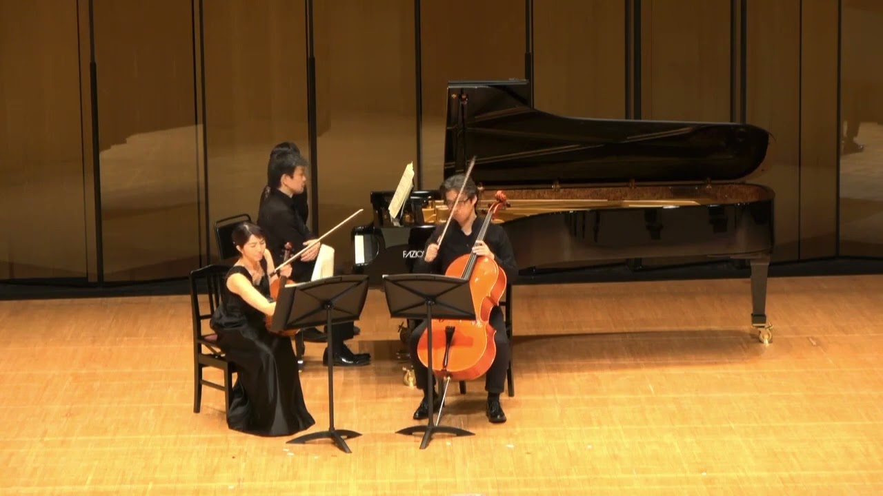 ベートーヴェン ピアノ三重奏曲第7番 変ロ長調 Op.97 《大公》 - YouTube