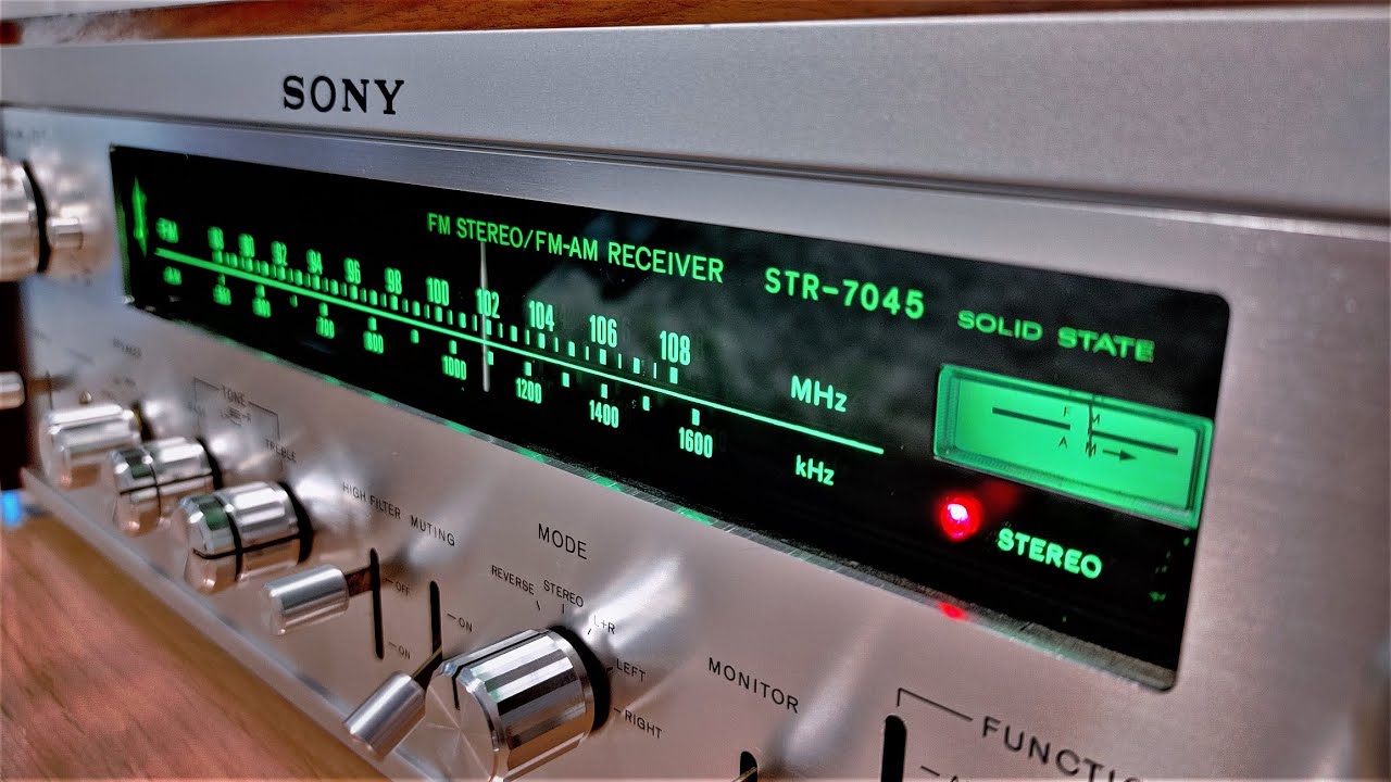 Sony STR-7045 - YouTube