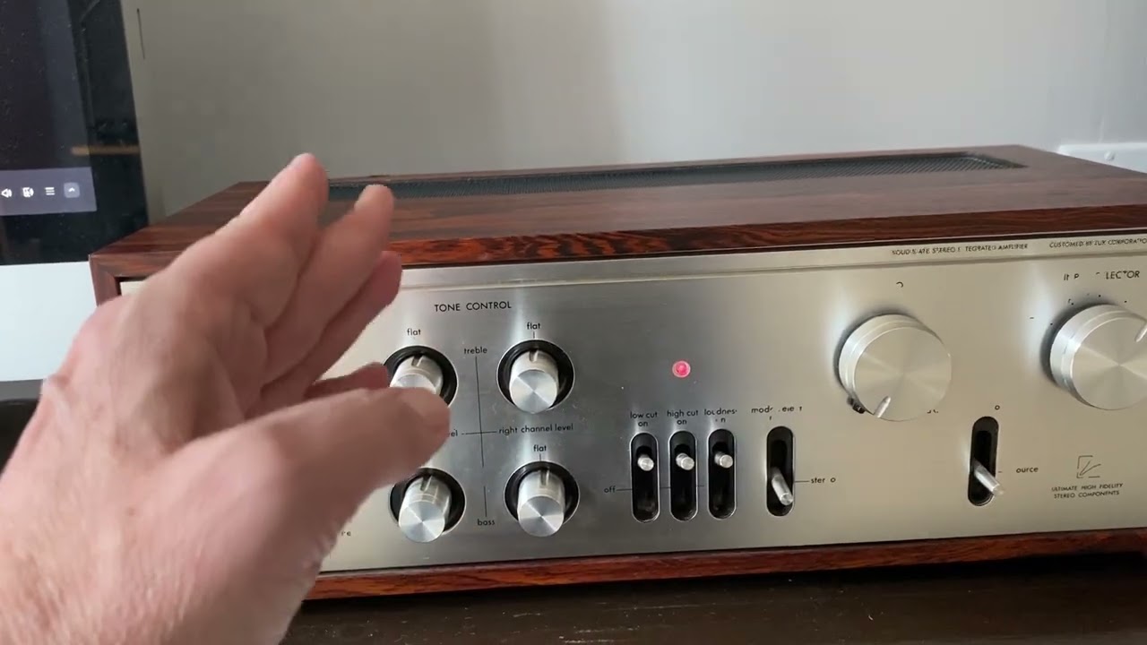 Luxman L-30 stereo amplifier made in Japan in the mid 1970's - YouTube