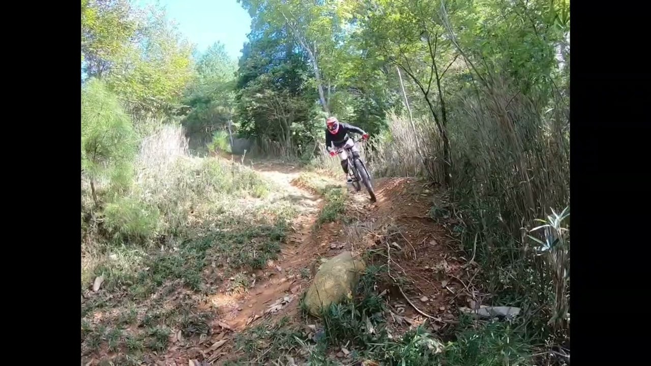 オールマウンテンフルサスMTB DEVINCI TROY 【ダ