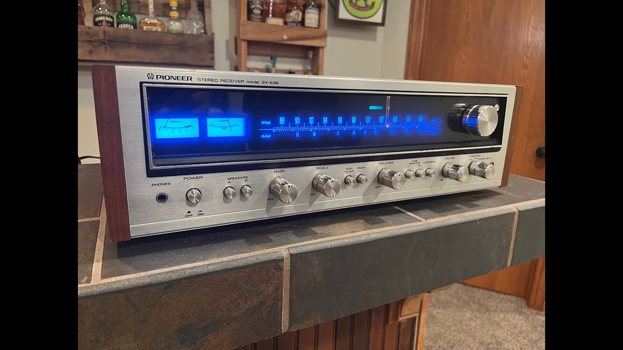 Vintage Stereo Receiver Review - 1975 Pioneer SX 636 - YouTube