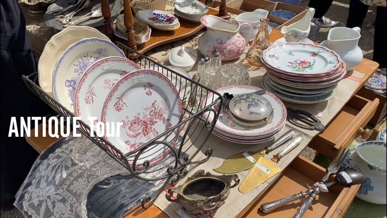 京都の平安蚤の市にはフランスアンティーク食器カゴ古道具ジュエリー