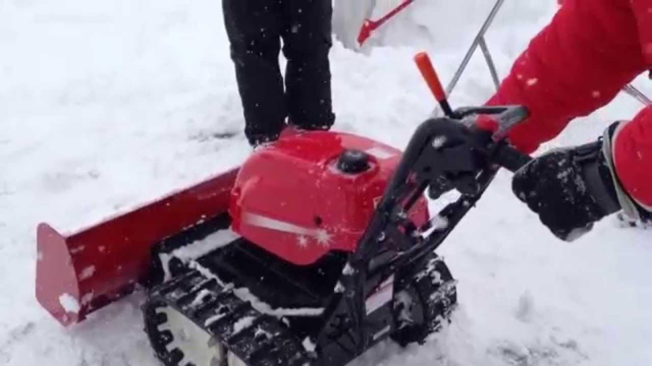 ホンダのブレード除雪機「ユキオス」 - YouTube