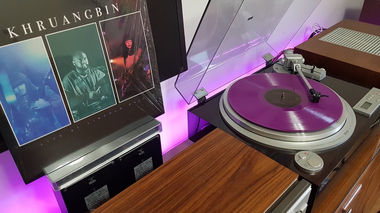 Khruangbin - Live at Lincoln Hall - YouTube