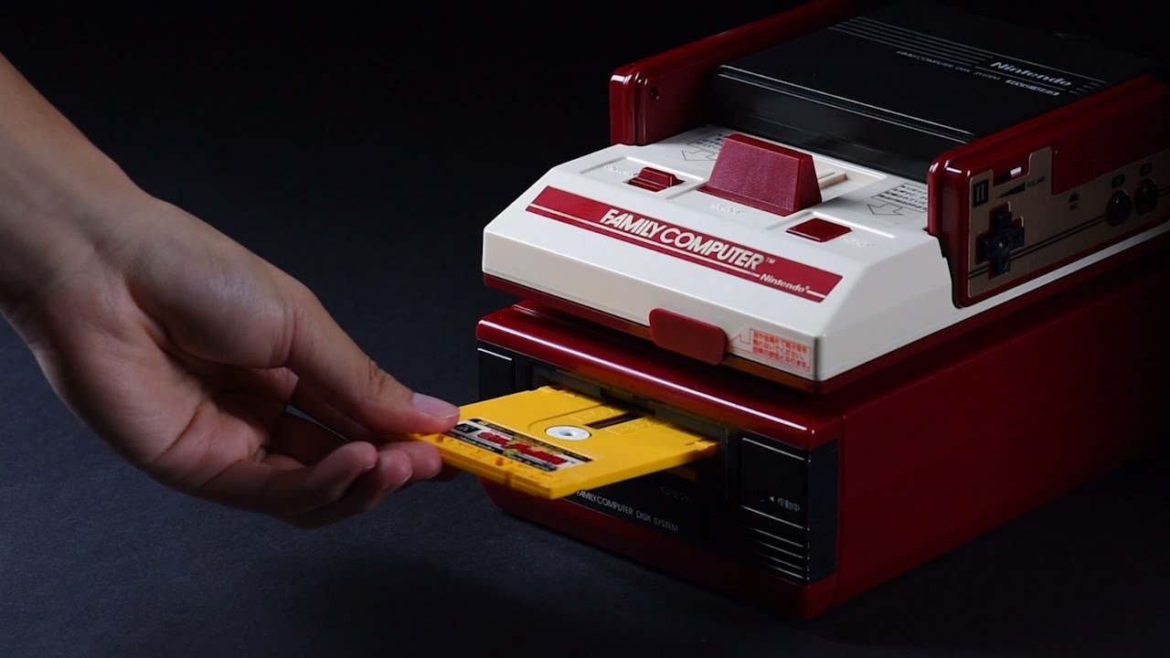 倉庫の奥に眠ってた「ファミリーコンピュータ ディスクシステム」を