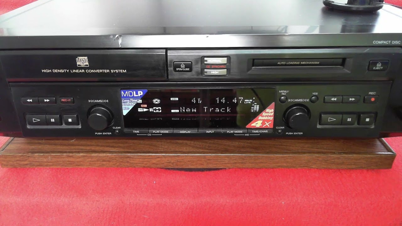 Demonstration of basic features of the Sony MXD-D40 CD-MD Deck (S