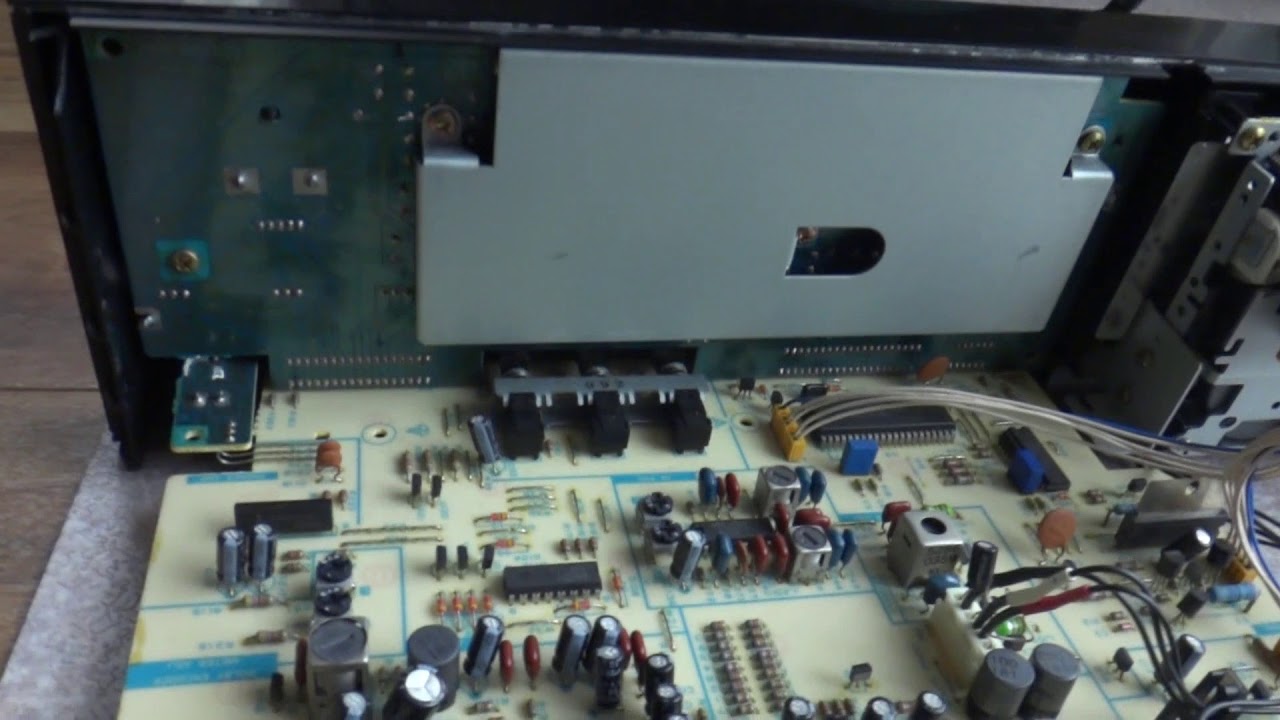 I tried repairing the TEAC V-680 cassette deck. - YouTube