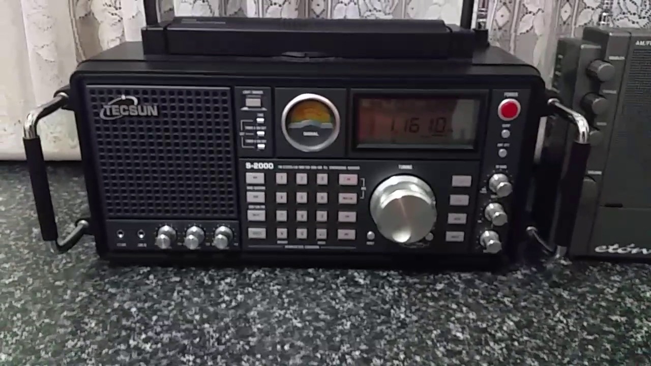 A look at the Tecsun S2000 shortwave radio - YouTube