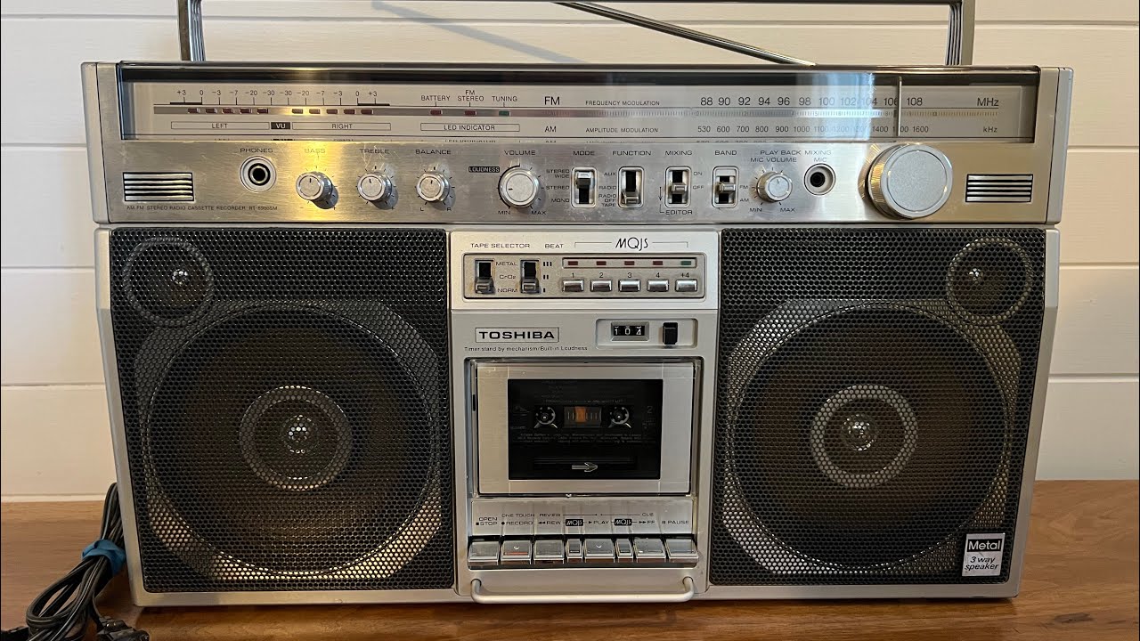Demo of a Nice Toshiba Rt-8980sm Boombox - YouTube