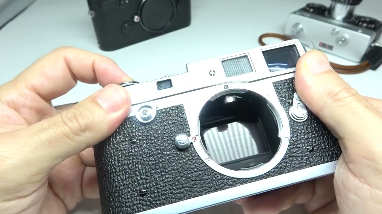 LEICA ライカ M2 初期 セルフ無 内ギザ Rボタンモデル 1958年 - YouTube