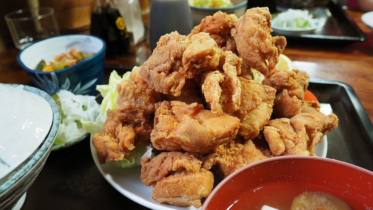 The portion size of the fried chicken set meal is obviously wrong