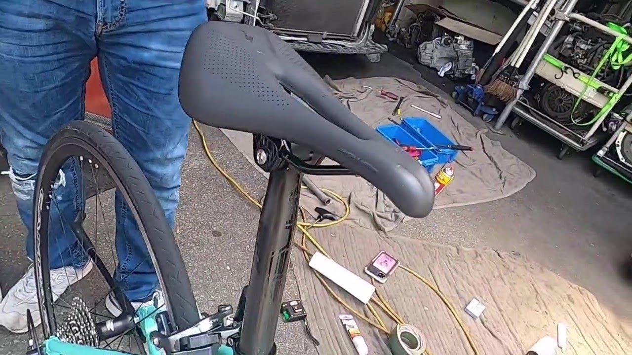 Bianchi ビアンキ サドル 交換!(^^)! チャリンコ 自転車 ロード